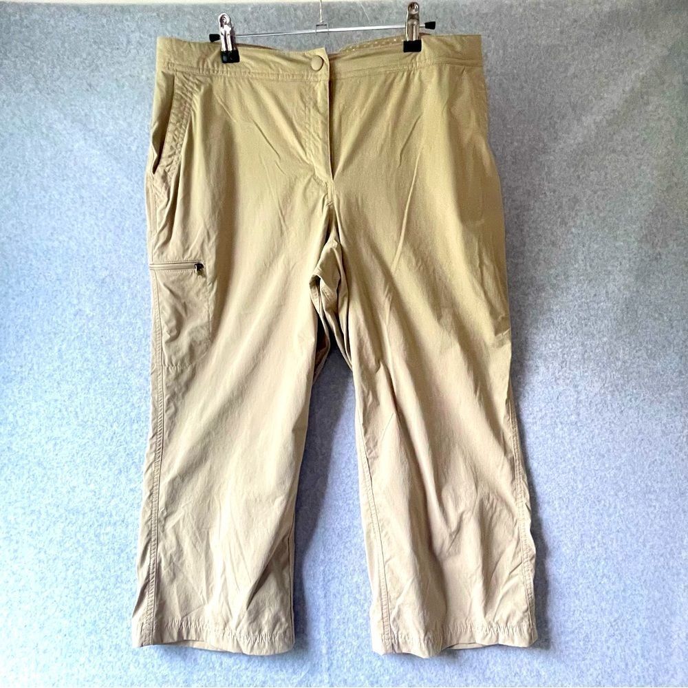 L.L. Bean Tan Khaki PFG Performance Capri Pants Size 14